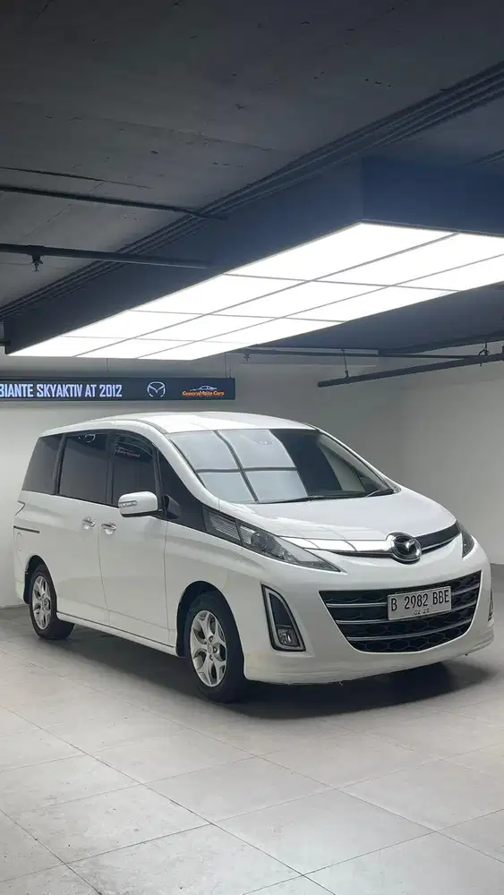 Mazda biante 2.0 AT 2012