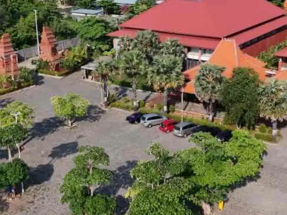 Peluang emas! Dijual Hotel Strategis View Pantai Pasir Putih Bandengan, Jepara.