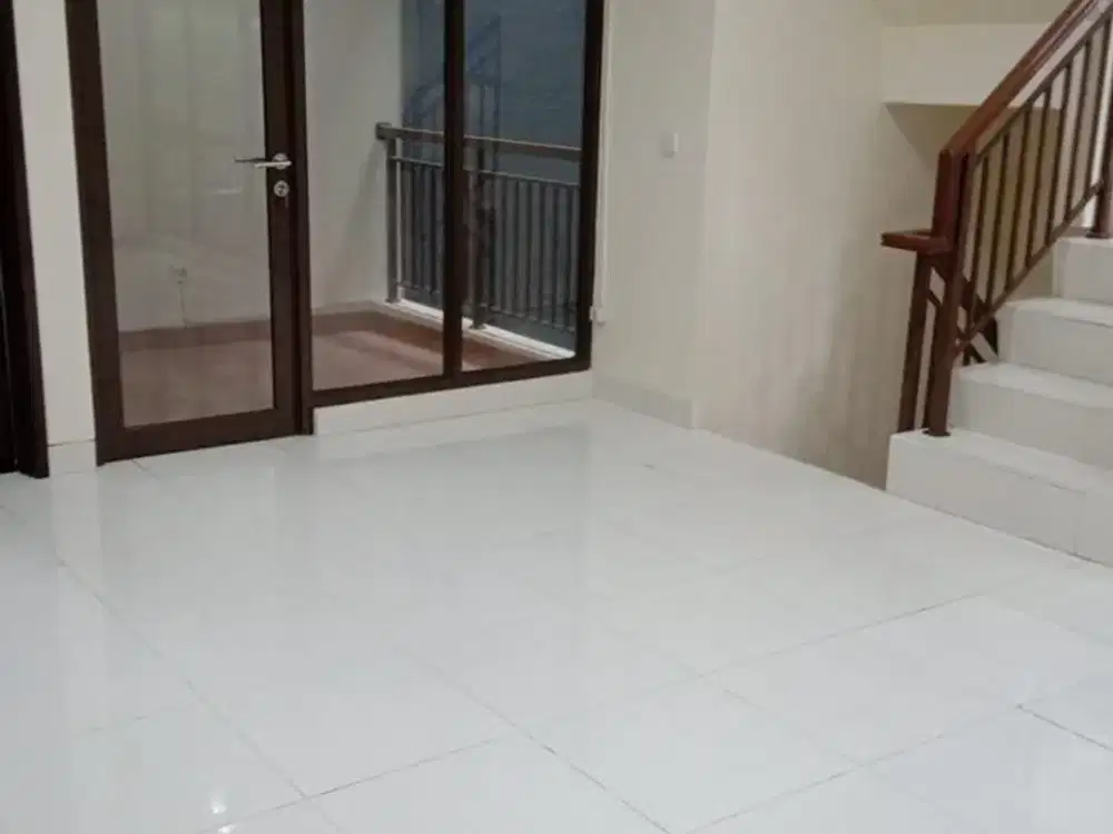 Di Jual Greenwich  Cluster Welford Carport bisa 2 mobil