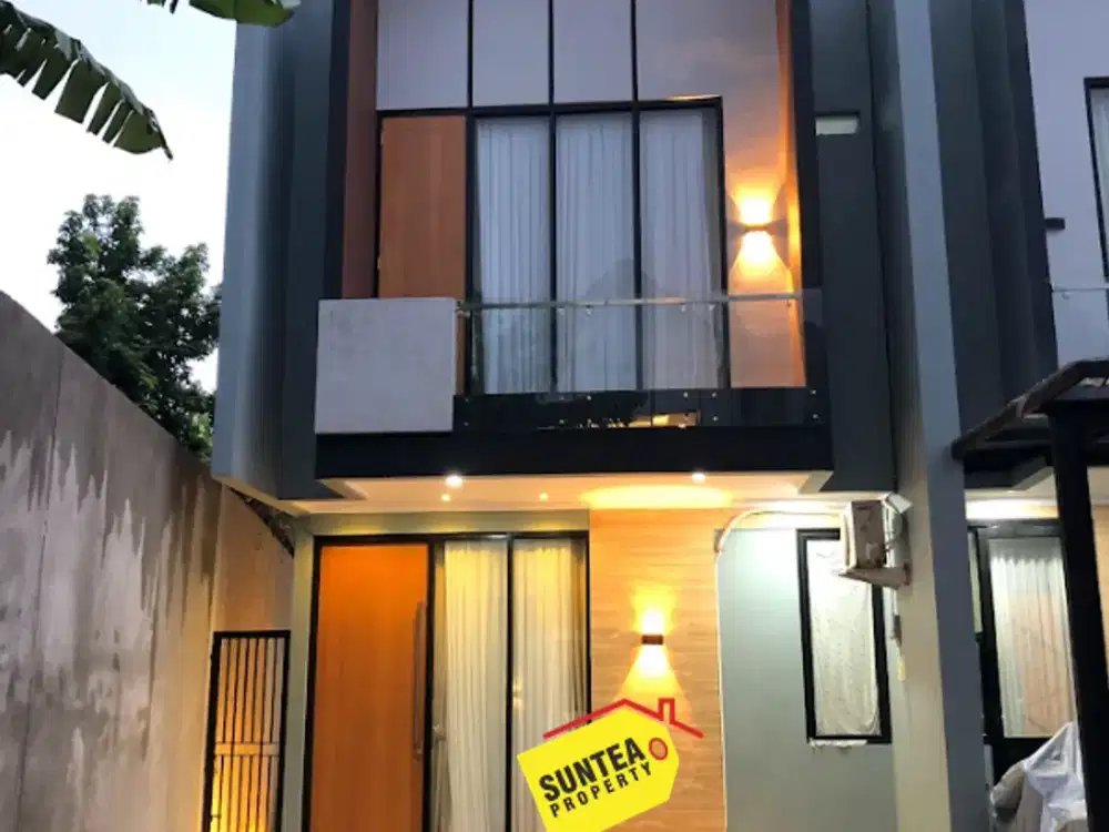 HOT DEAL! Rumah 3 Lantai Elegan LB 150m2 Kitchen Set Private Pool Rooftop Jagakarsa Jakarta Selatan Negoo
