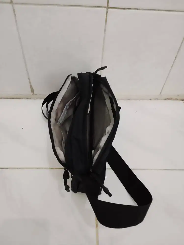 Tas Selempang Torch