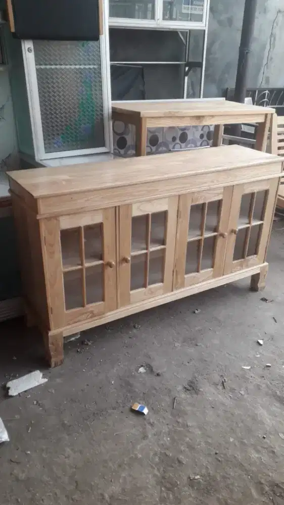 Meja kayu 4 pintu