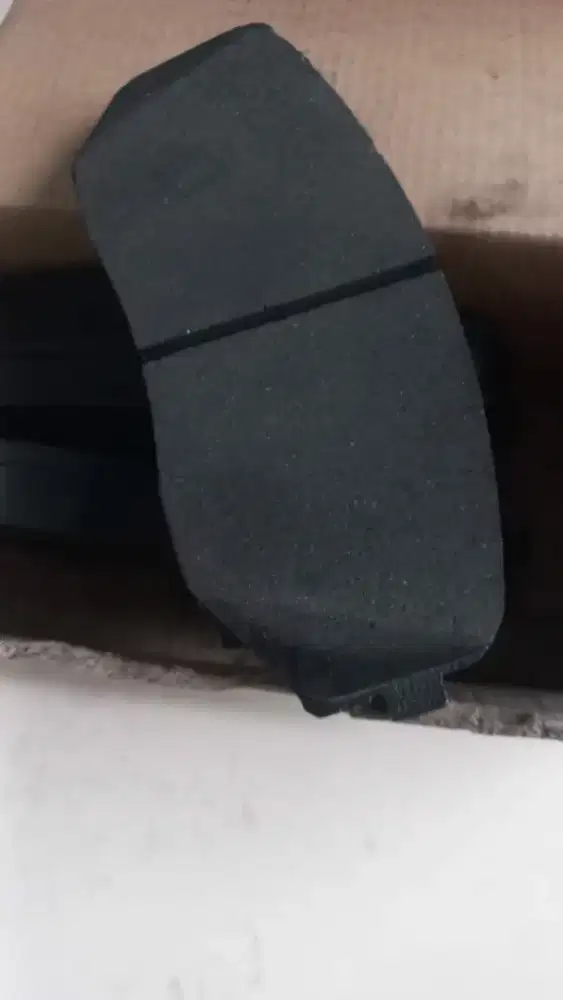 Brake pad depan mitsubishi pajero sport 2018.