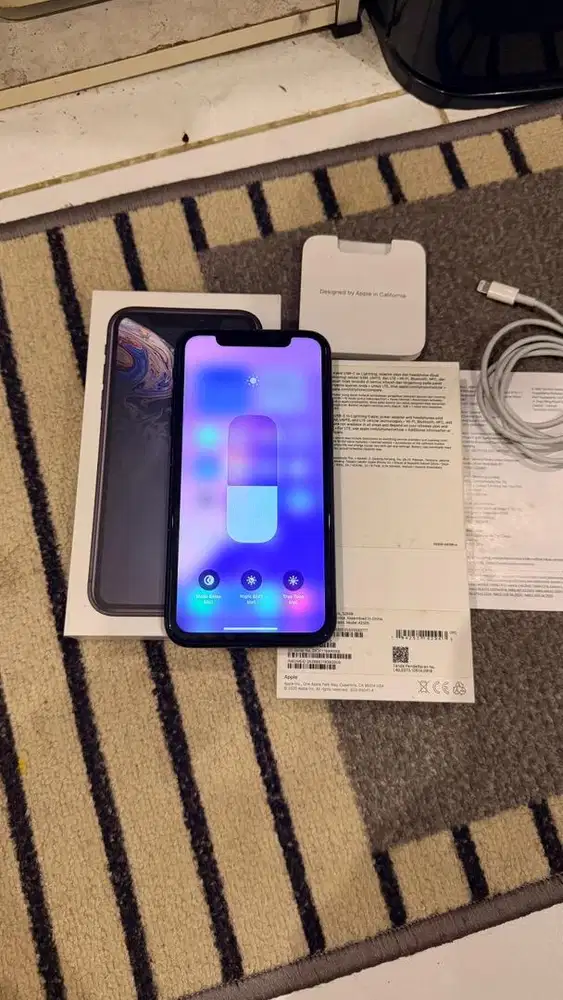 Iphone Xr Black 128GB Resmi Ibox Lengkap
