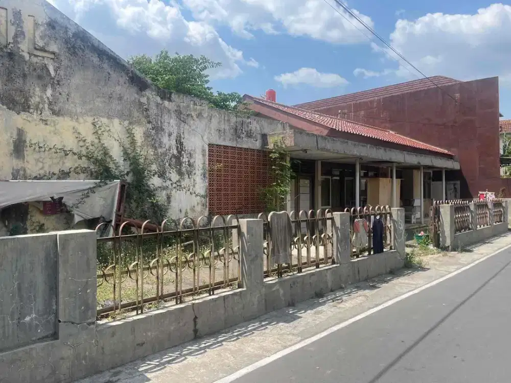 dijual rumah bonus kost