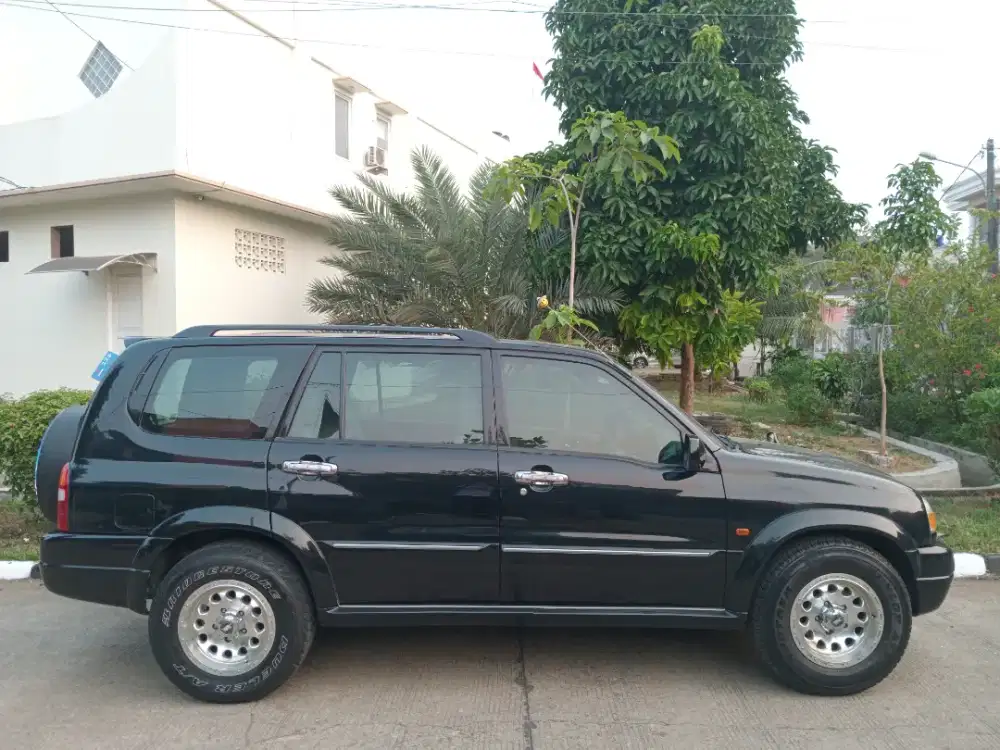 Suzuki Grand Escudo XL-7 A/T Tahun 2004 Full Orisinil Luar Dalam