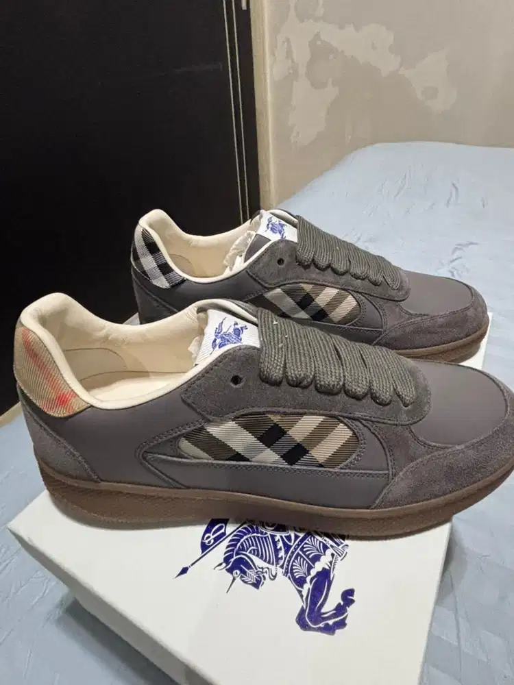 Jual santai sepatu Burberry