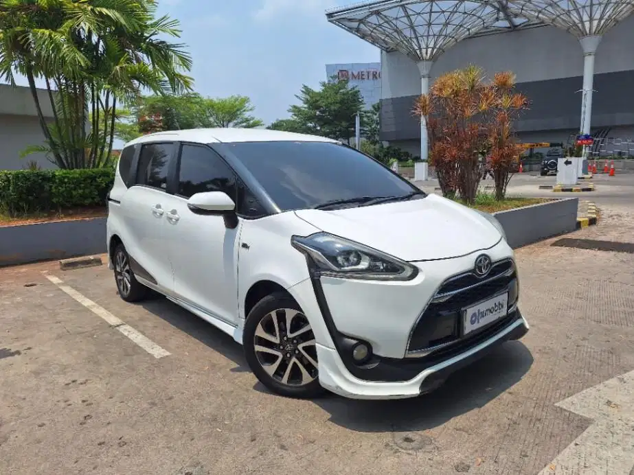LOW DP Toyota Sienta 1.5 Q Bensin-AT 2018 ZUQ