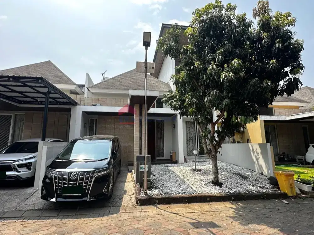 Disewakan Rumah Mewah Full Furnished Dekat Pusat Belanja