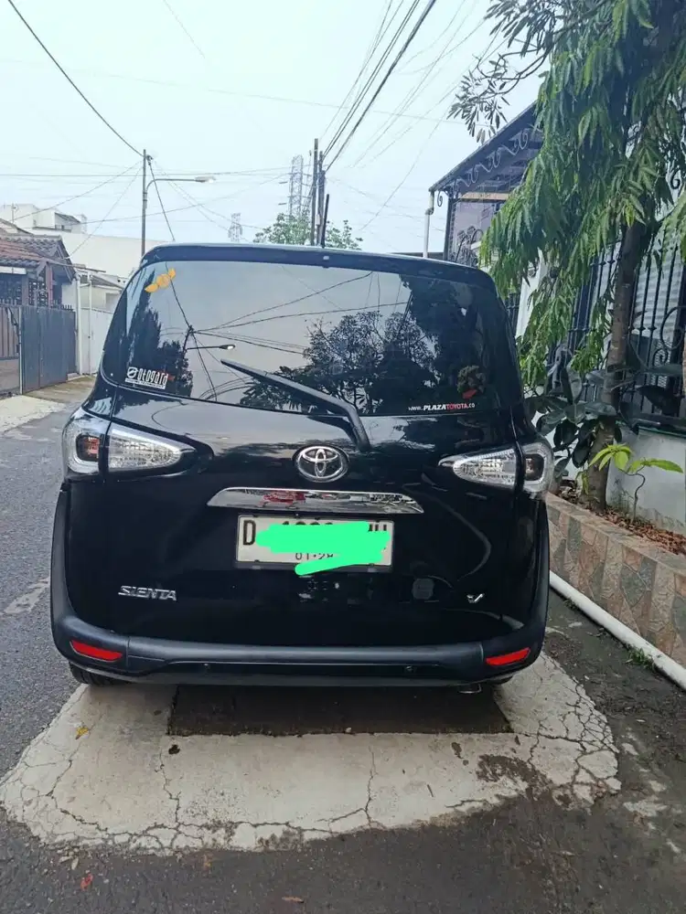 Toyota Sienta Hitam Elegant - Siap Pakai & Terawat!