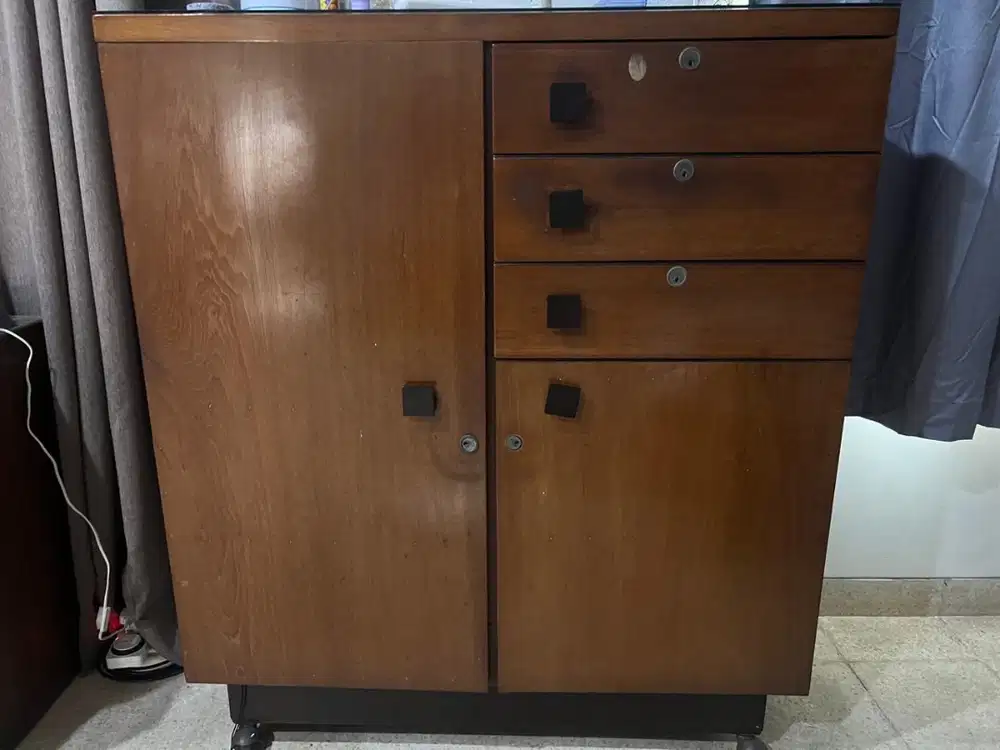 Nakas Dengan Drawer 3 Laci Tempat Penyimpanan