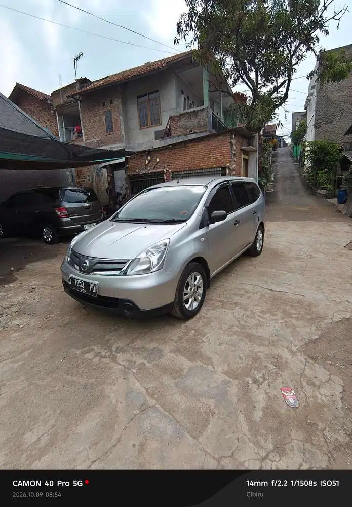 Nissan Grand livina 2011 Bensin