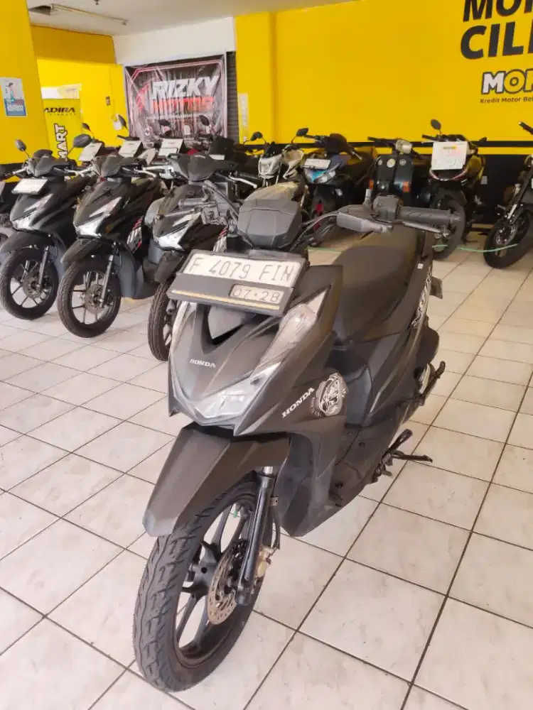 Dijual motor Honda Beat street 2023