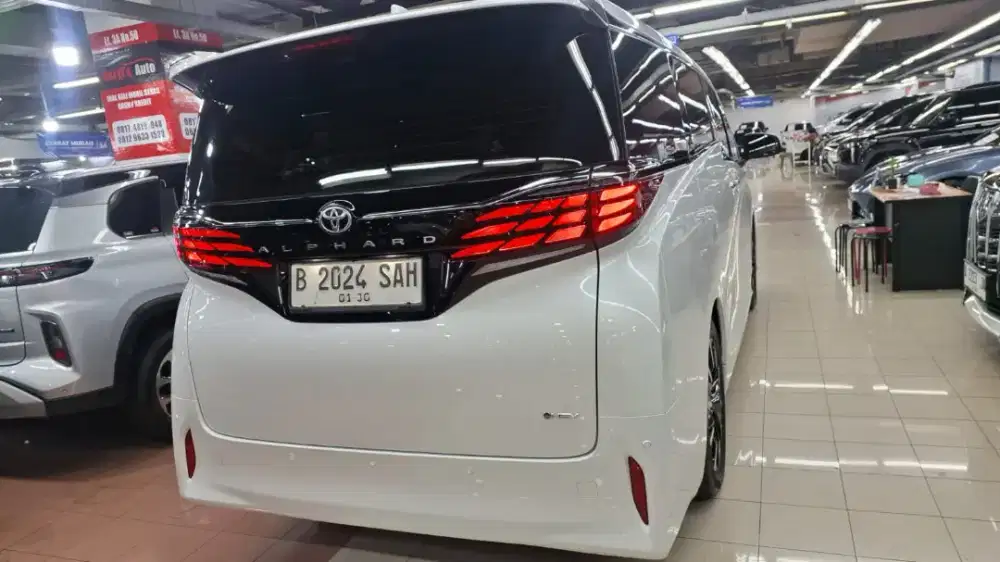 KM 22 rb Alphard Hybrid 2024/2025 istimewa