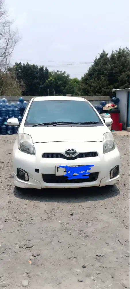 Di JUAL City Car irit  Toyota Yaris 2012 type E Automatic