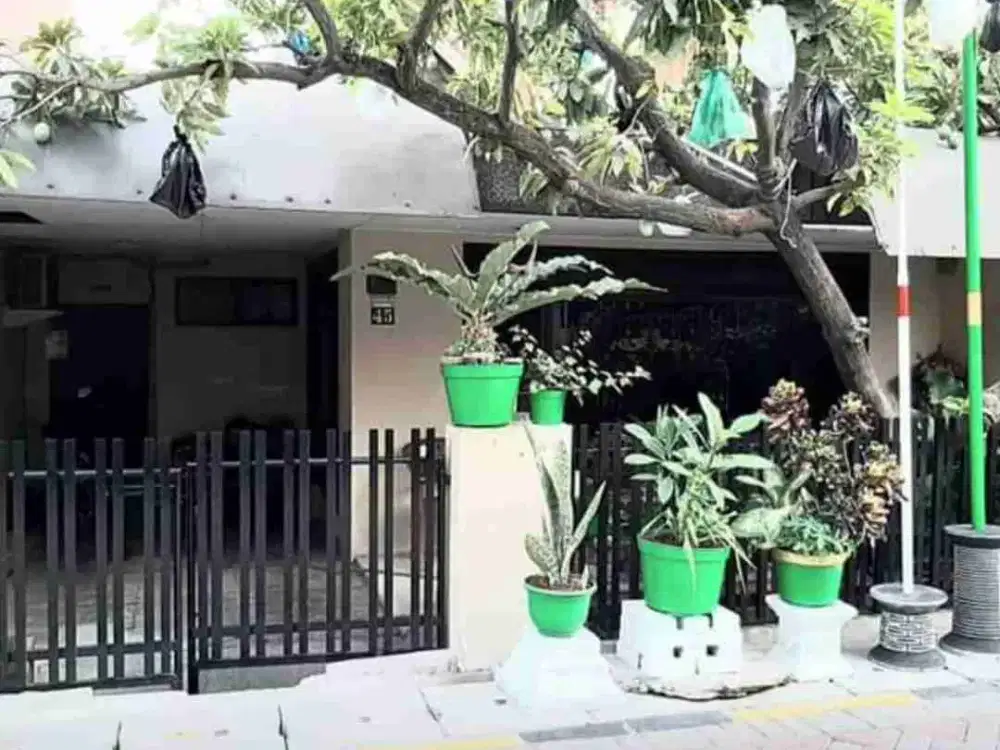 FOR SALE,DIJUAL RUMAH SIAP HUNI DI KAWASAN ASRI,DEKAT RSAL & STASIUN KERETA API WONOKROMO SURABAYA