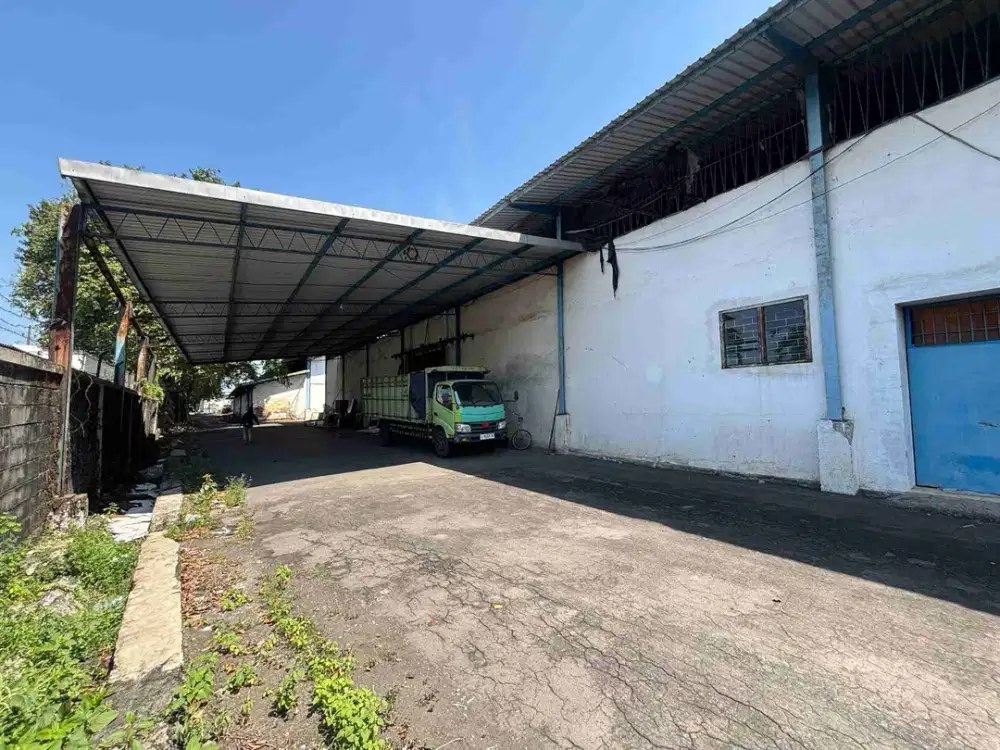 Dijual Gudang Jalan Raya Sedati Luas Ex Pabrik Akses Mudah
