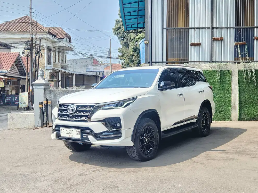 Fortuner GR 2.8 TAHUN 2023 LOW KM