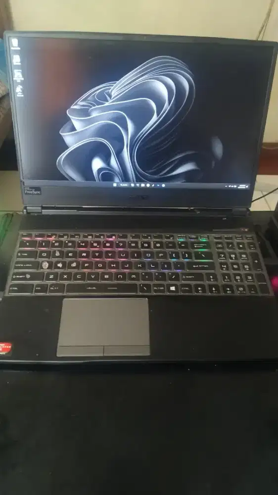 MSI Alpha 15 ryzen 5 3550H RX 5500M