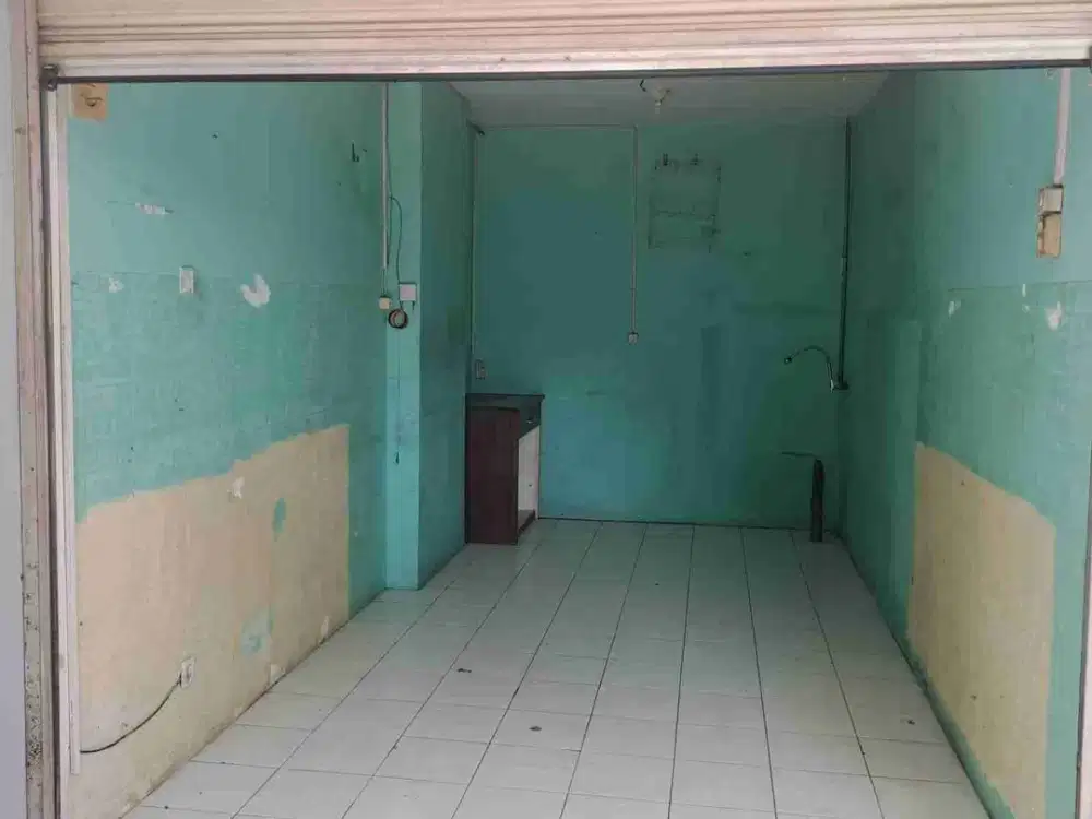 Sewa Kios Komersil Strategis Hadap Jalan Apartemen Bassura Tower G