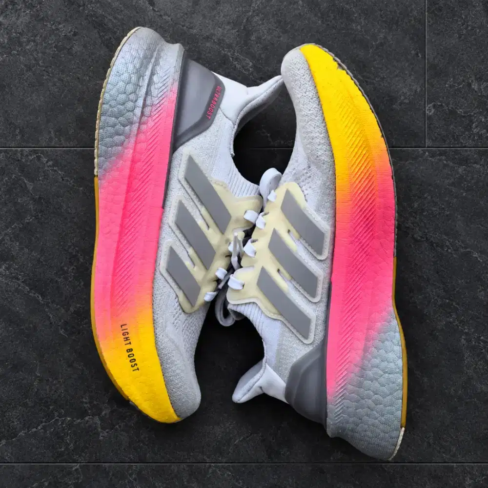 Adidas Ultraboost 5 seken wanita