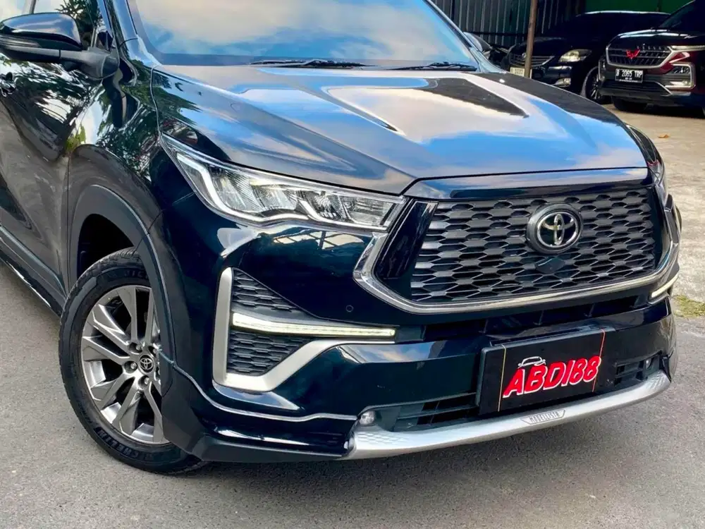 INNOVA ZENIX Q HYBRID MODELISTA 2023