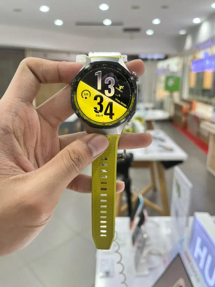 Huawei Watch GT 7 Pro Yellow