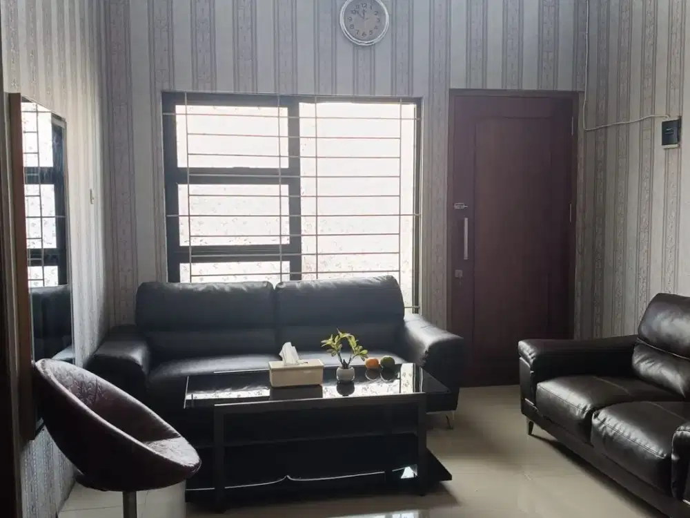 Dijual Rumah Full Bangunan di Baturan, Dekat RS JIH dan Mall, Garasi Muat Innova – 750 Juta