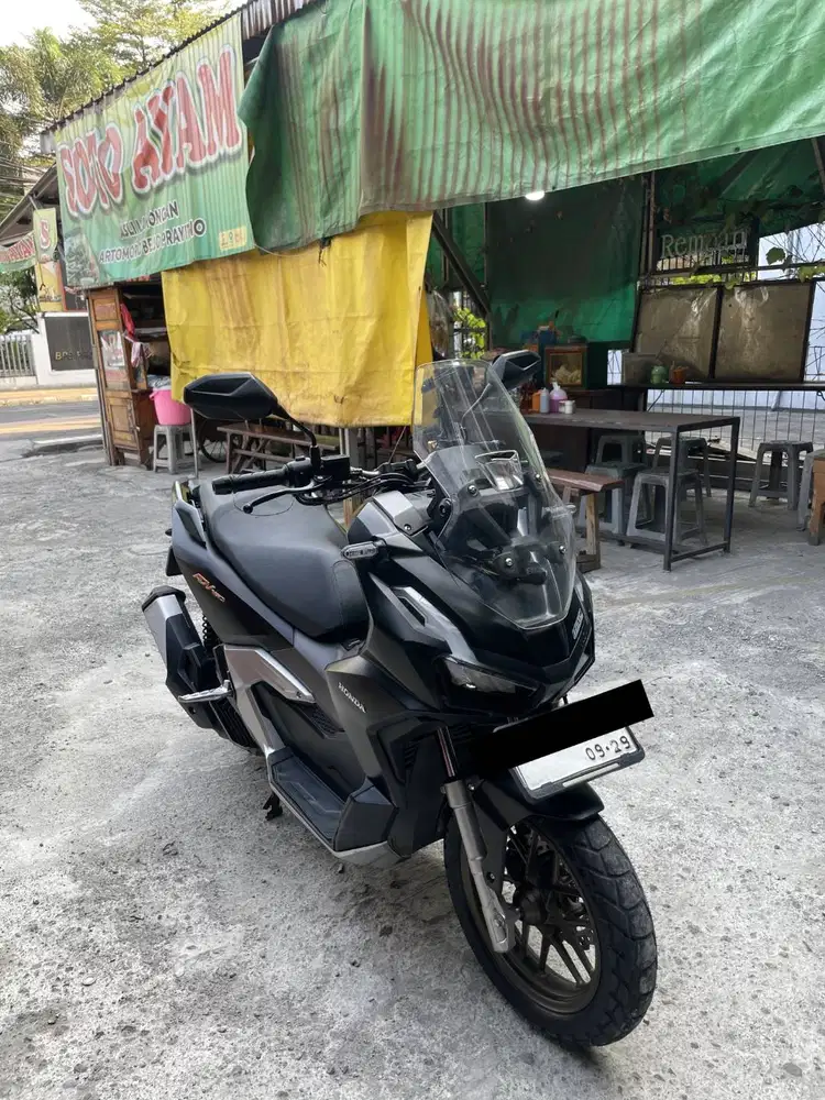 Honda ADV 160 ABS 2024 Hitam Tangan Pertama