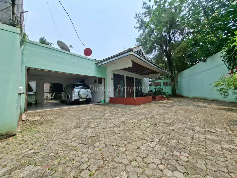 Dijual Rumah harga dibawah NJOP lokasi dekat Mall The Park Pejaten
