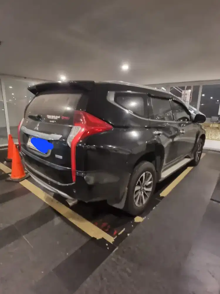 pajero sport hitam 2017