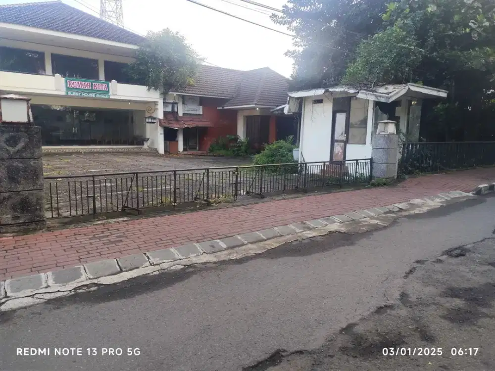 Dijual Tanah dan Bangunan Strategis di Jalan Slamet Riyadi Solo, Lebar Depan 40 Meter, Cocok untuk Hotel dan Komersial