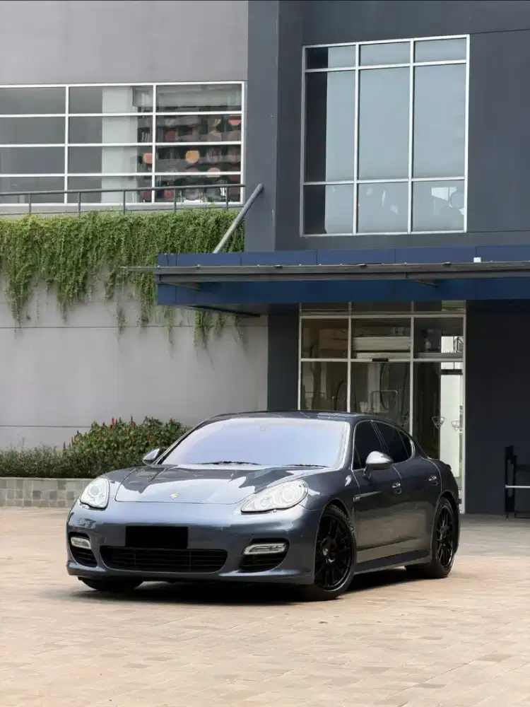 CASH Porsche Panamera 4.8 Turbo 2010 Low Odo Like New