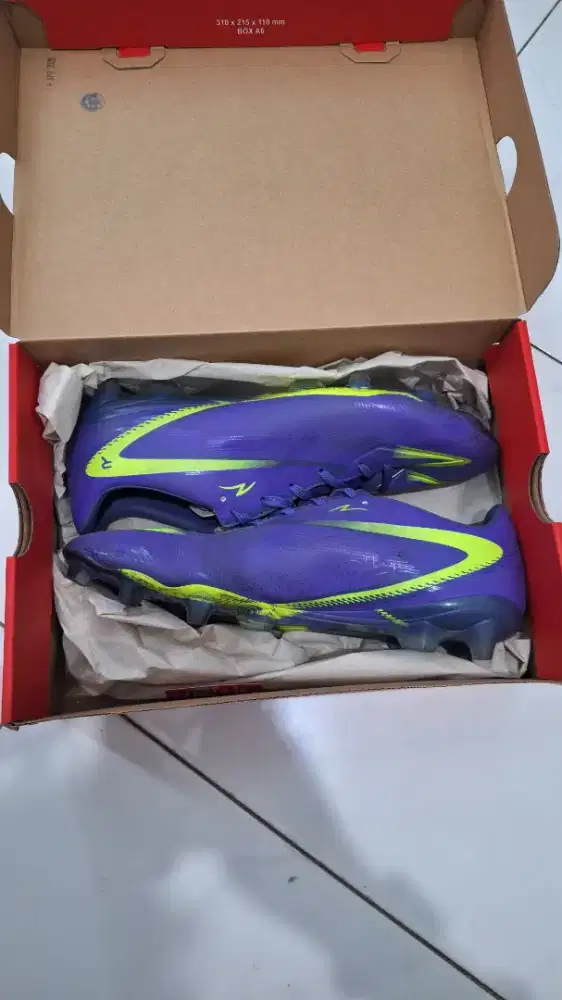 Sepatu Bola Spec Galatica 43 (Good Condition).