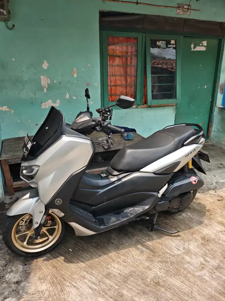 New nmax connected 2022 silver
