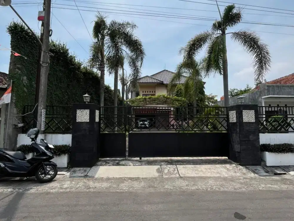 Dijual Rumah Mewah 2 Lantai di Blulukan Colomadu, Tanah 1.538 m², 5 Kamar Tidur – 5,5 Miliar