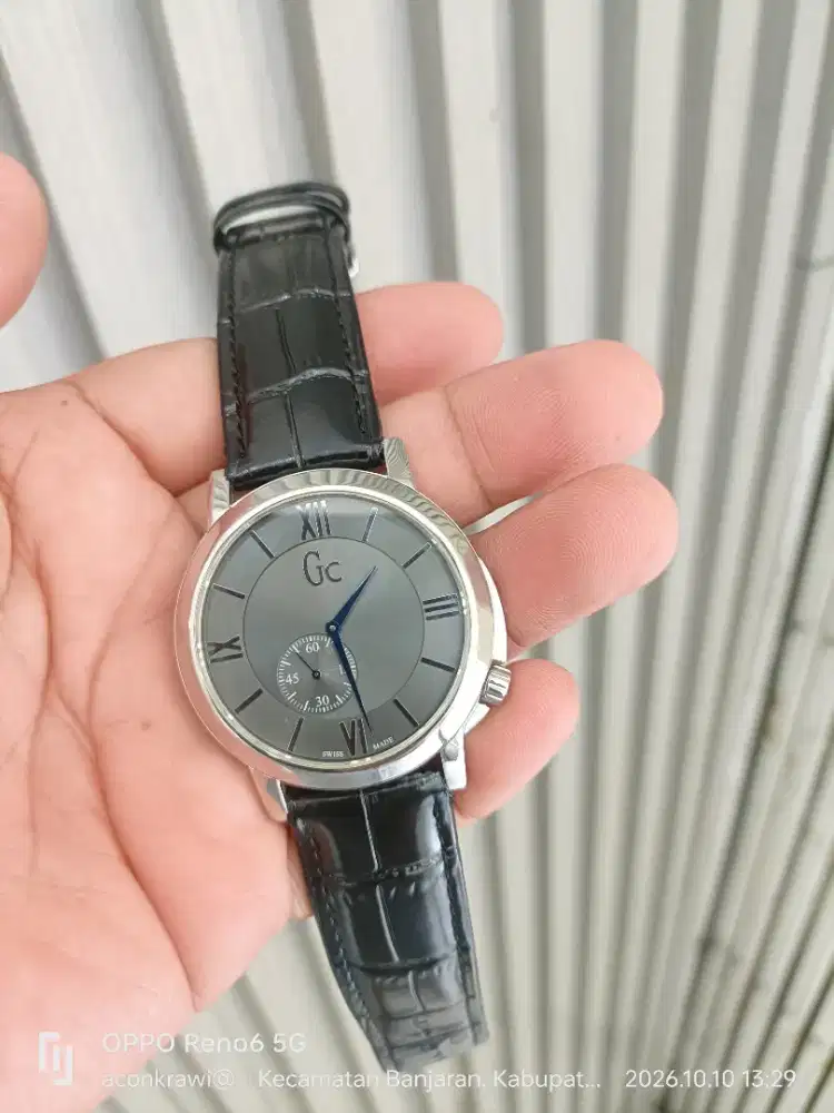 Jam tangan Guess Collection