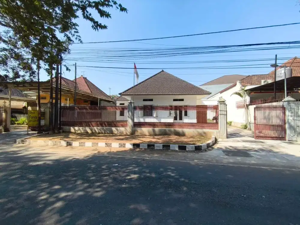 Rumah Luas di Kawasan Strategis Klojen Malang. MLG00192