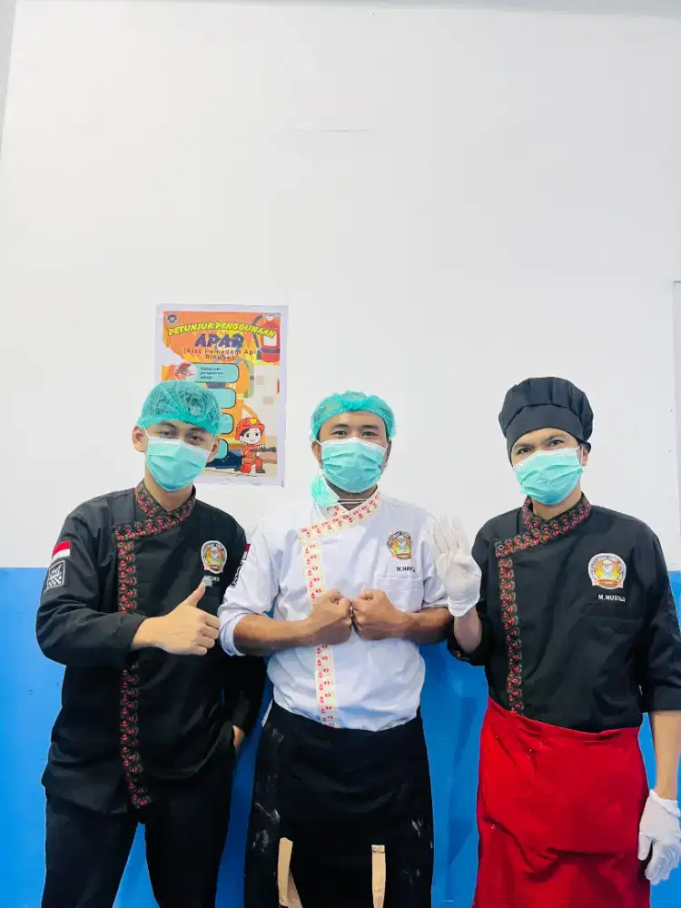 Cari pekerjaan asisten chef atau jika bnsp bisa nyusul bisa jadi chef