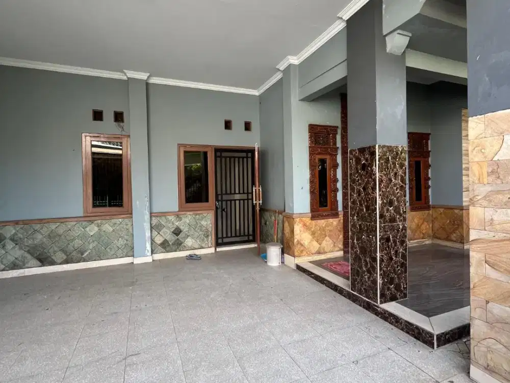 Dijual Rumah 2 Lantai di Fajar Indah Permata, 5 Kamar Tidur, Furnished, Ada Taman dan Kolam Ikan – 1,7 Miliar Nego