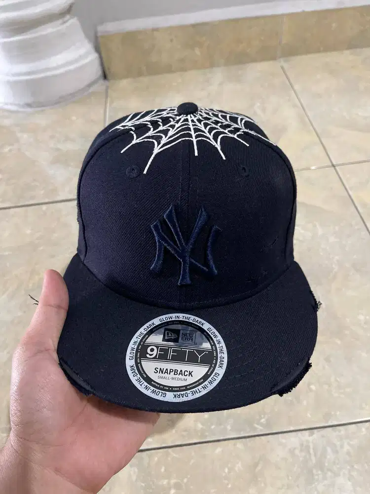 New era NY 9fifty 950 Spider glow in the dark original 100%