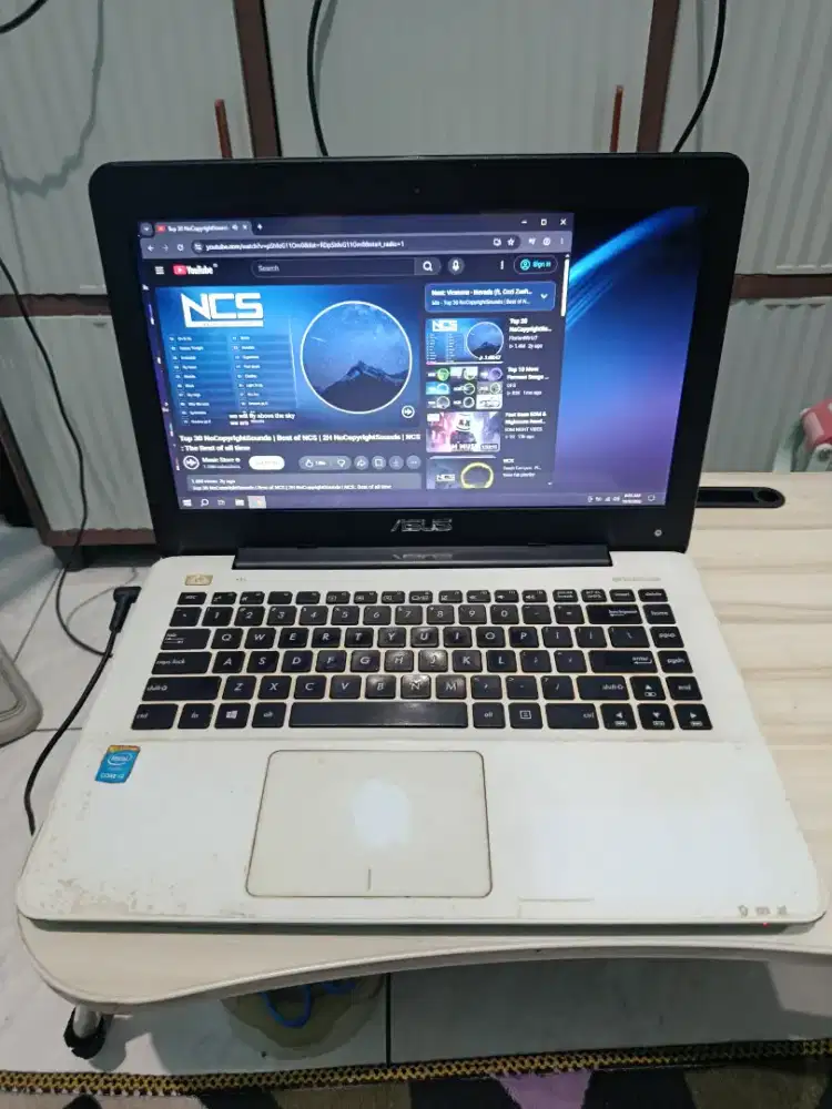 Laptop asus x455L