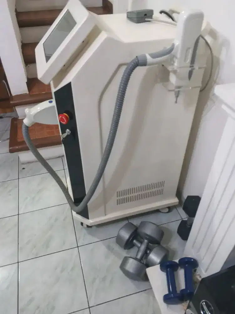 Alat kecantikan laser Q~Swith