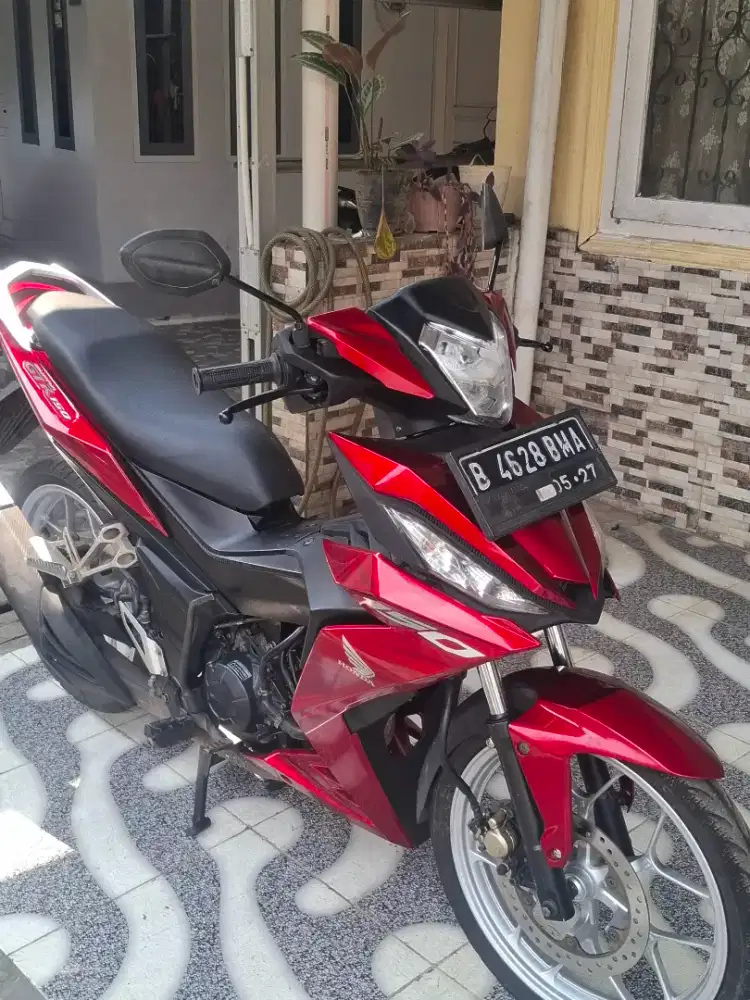 Honda GTR  merah
