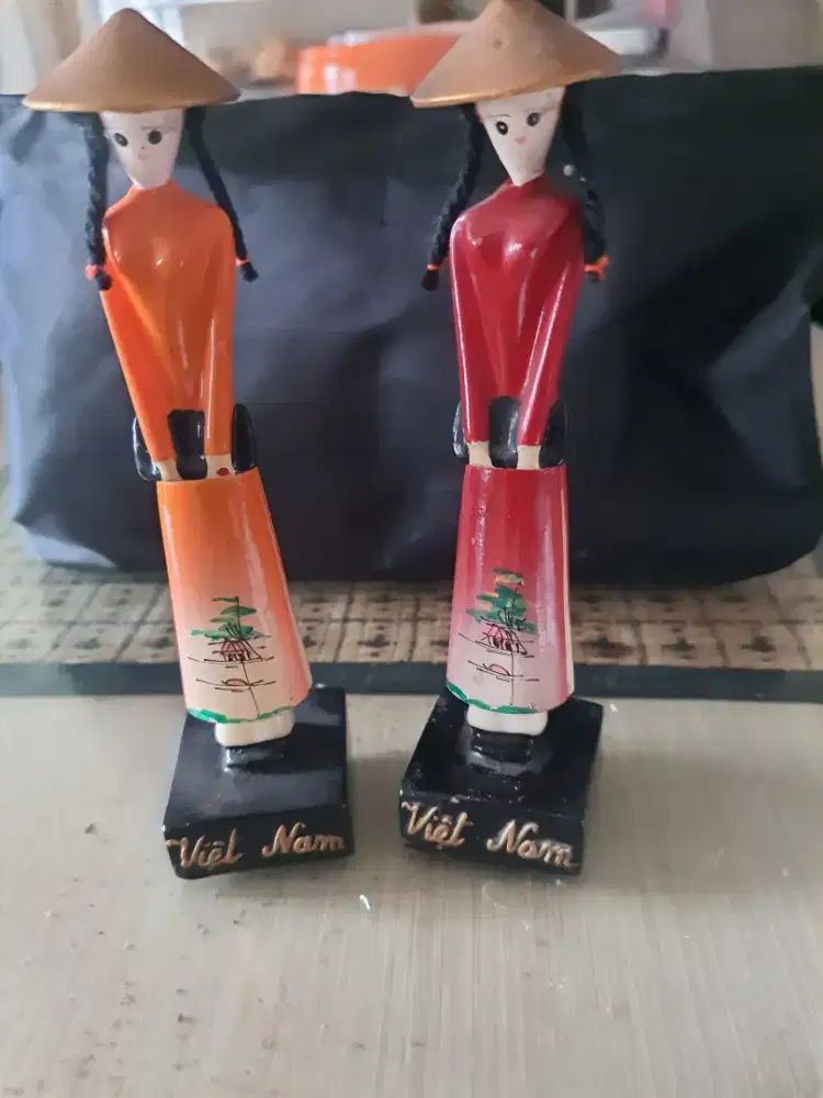 Pajangan patung figure wanita vietnam