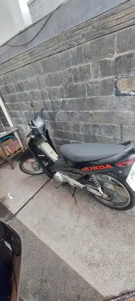 Di jual motor bekas tahun 2008