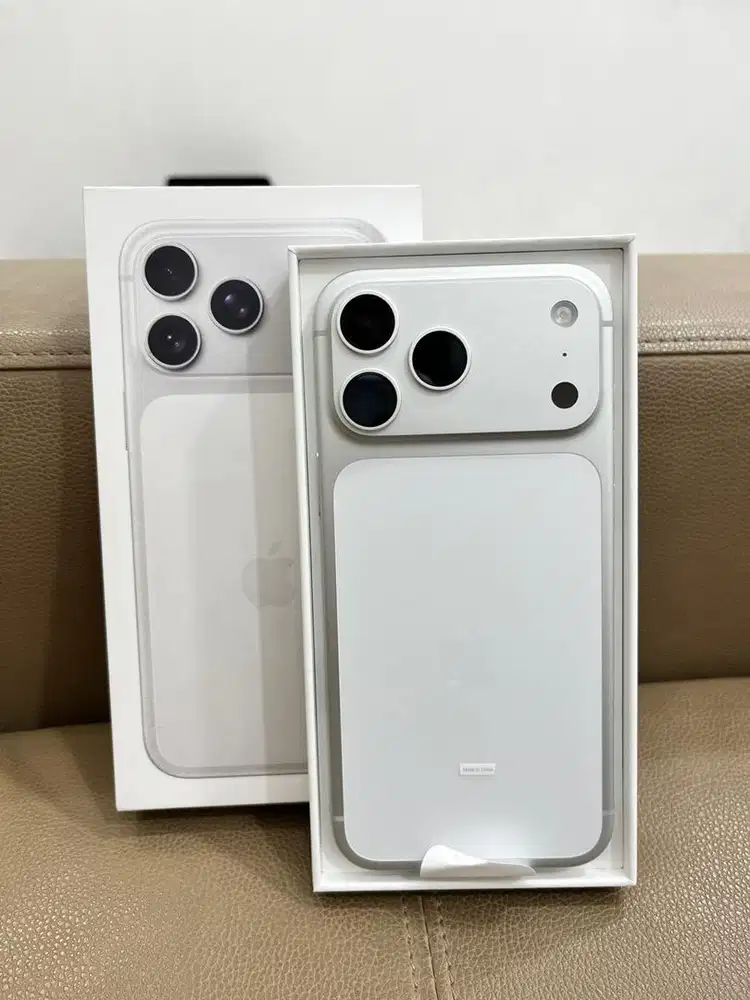 Iphone 17 Promax 256 Ibox PA/A Silver, like new