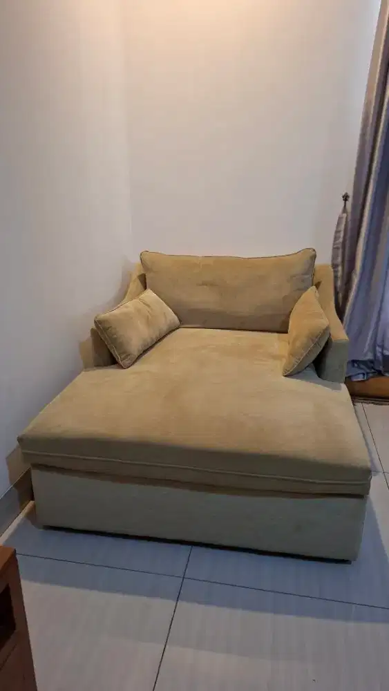 Sofa cleo kondisi 99 persen baru