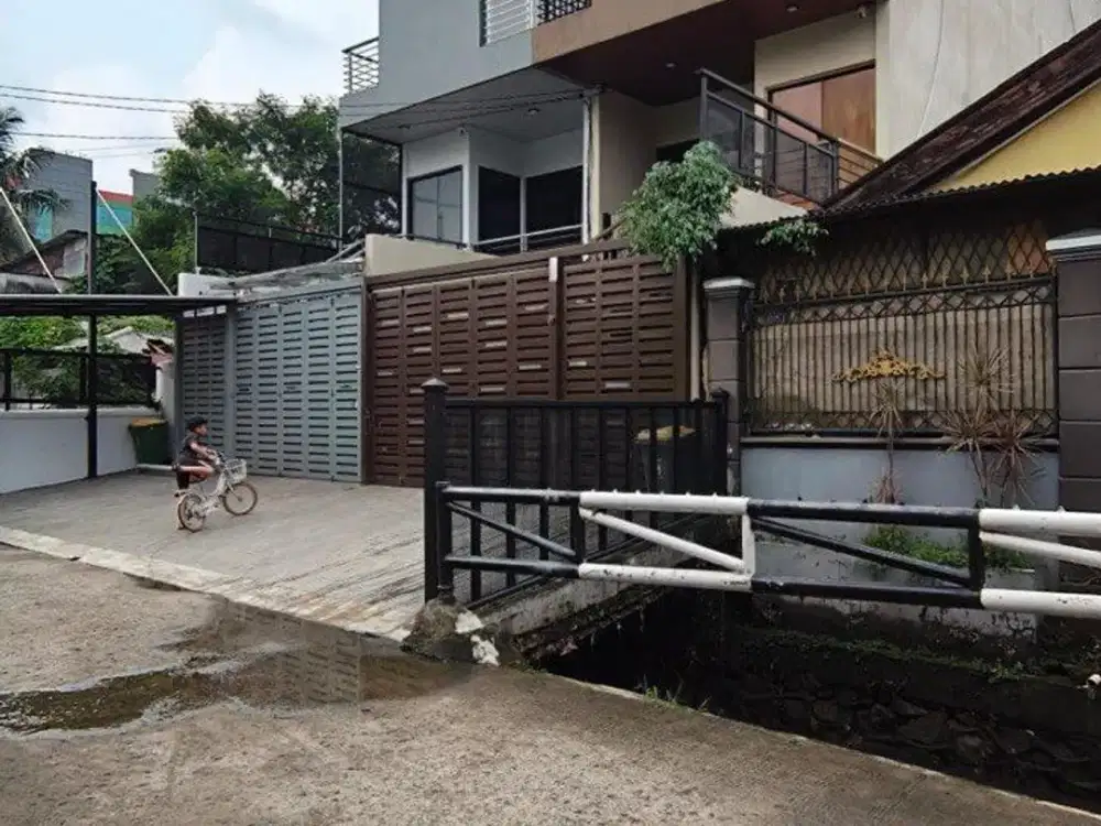 Rumah Cantik murah Dekat stasiun, Tol Full Furnished di Pondok Bambu