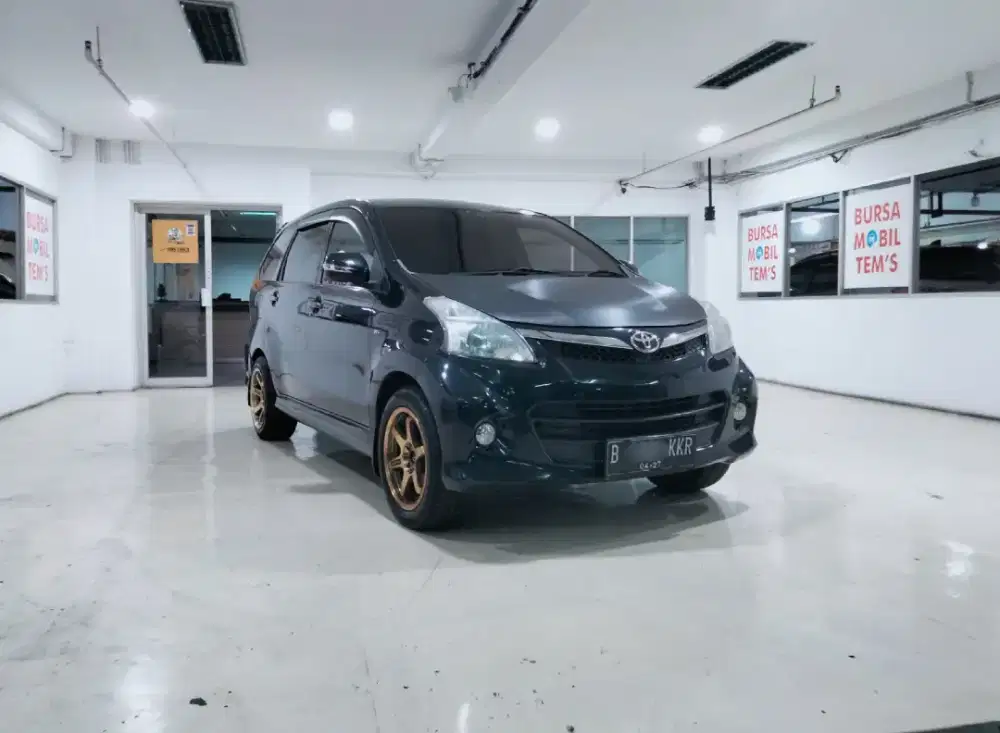 (ANTIK) Toyota Avanza Veloz 1.5 at 2012